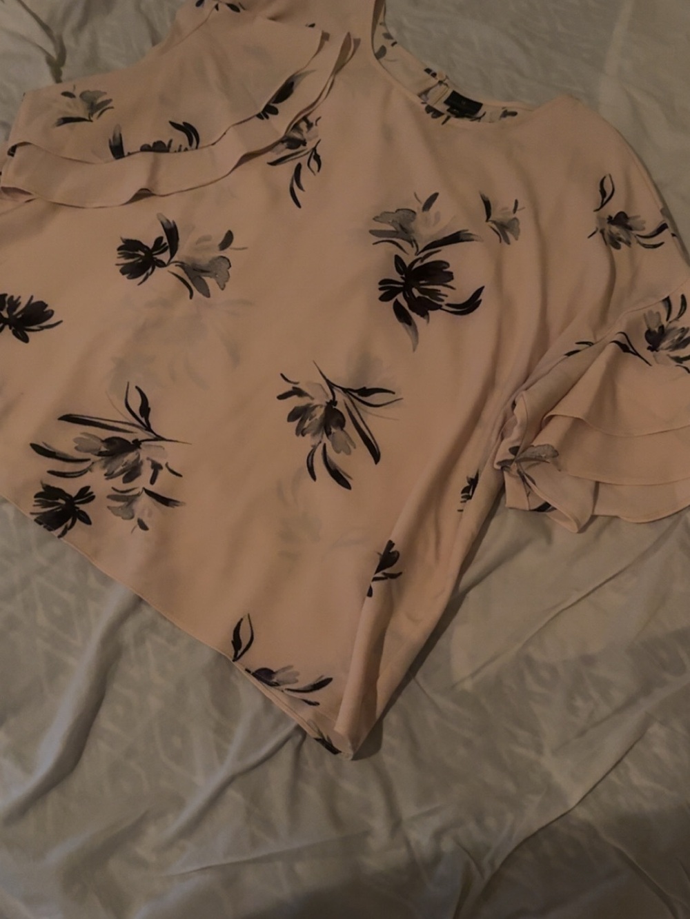 Plus Floral Top - Picture 2 of 6